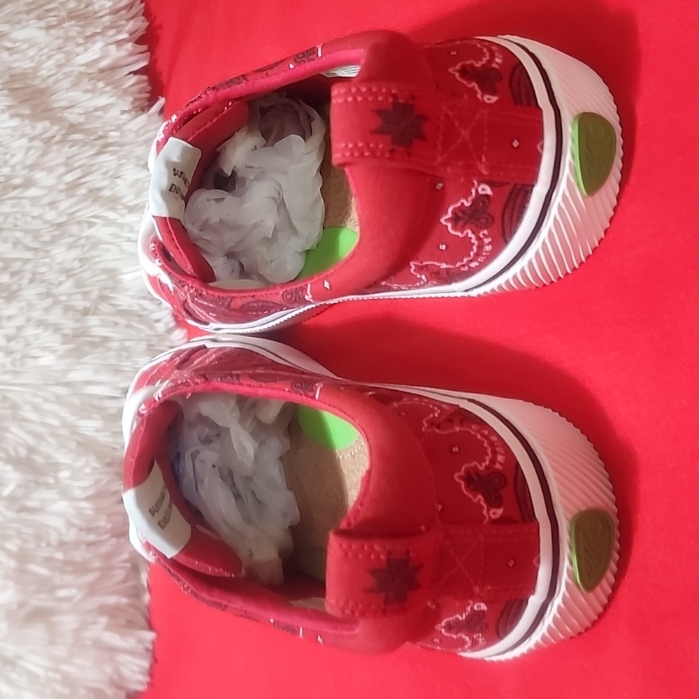 Cariuma Oca Low Red Bandana Canvas Sneaker Unisex - Picture 5 of 11